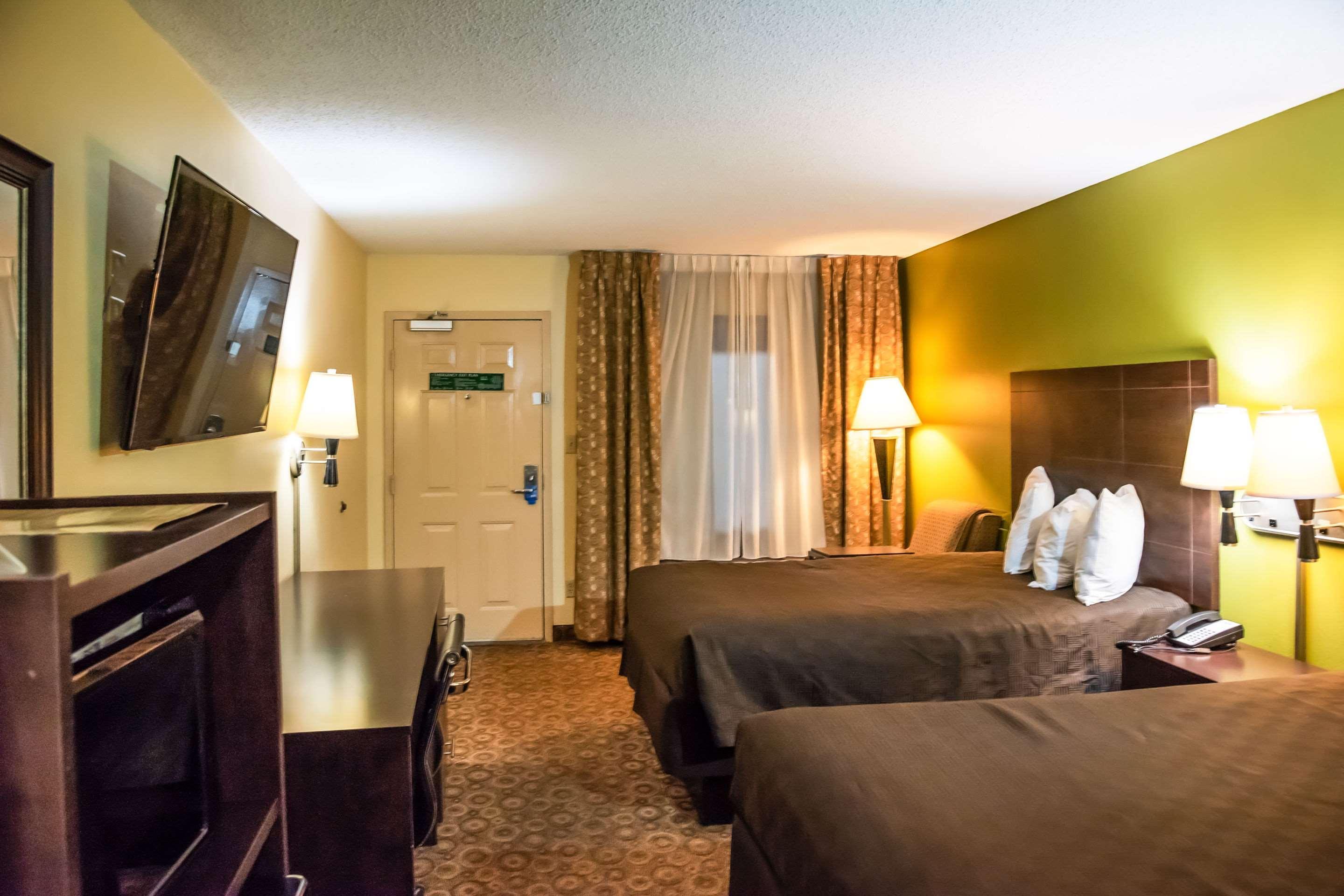 Rodeway Inn & Suites Clarksville Exteriér fotografie