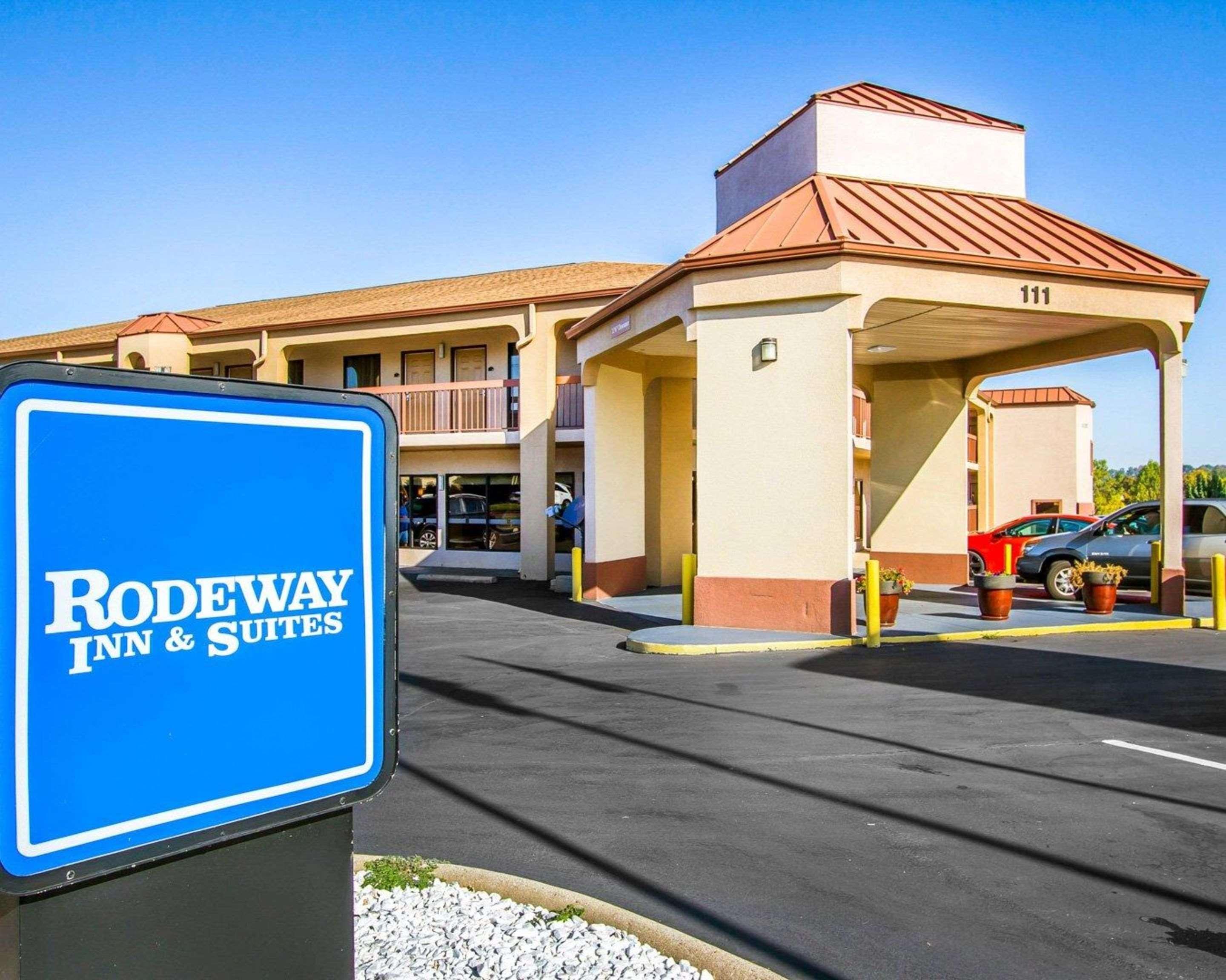 Rodeway Inn & Suites Clarksville Exteriér fotografie