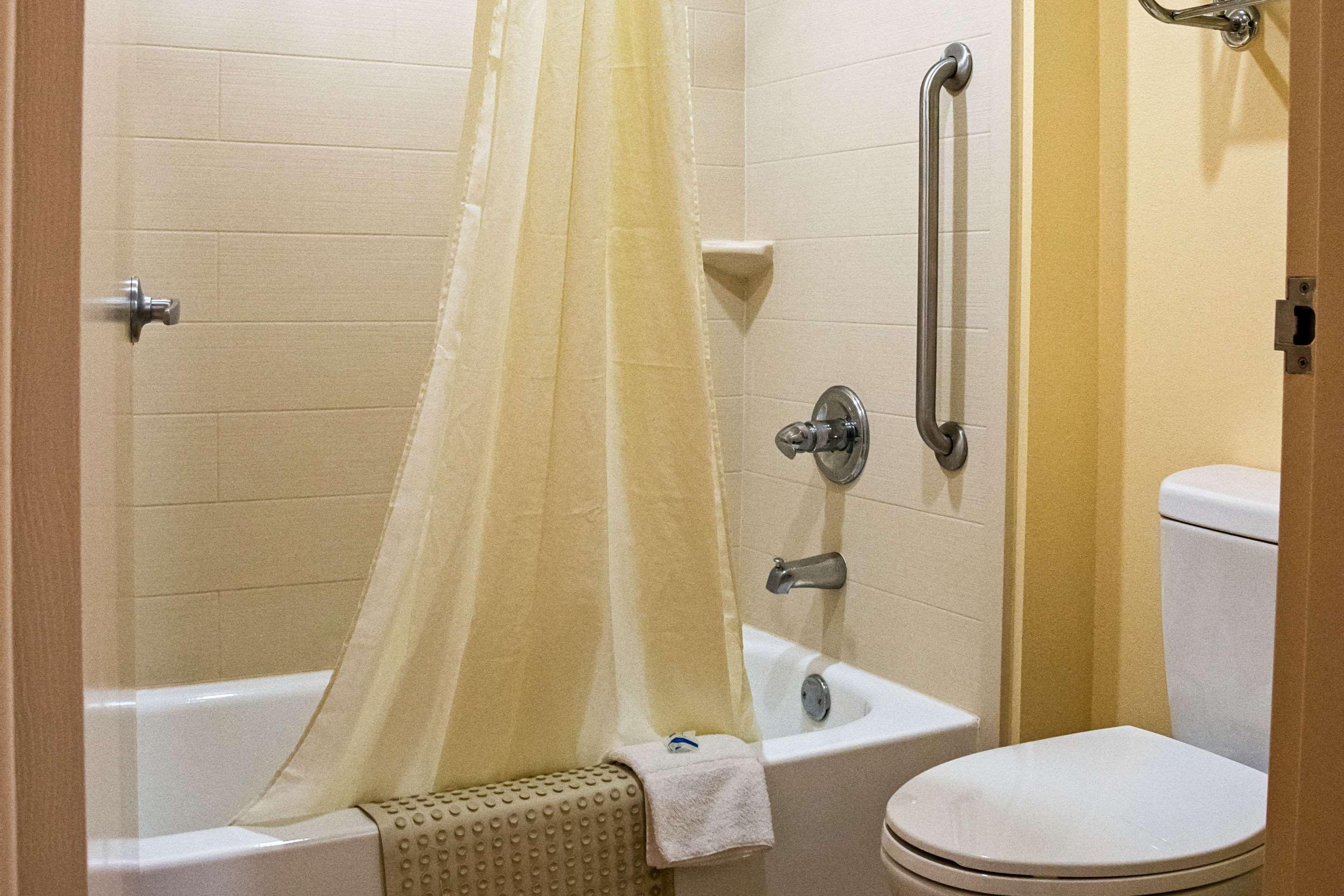 Rodeway Inn & Suites Clarksville Exteriér fotografie