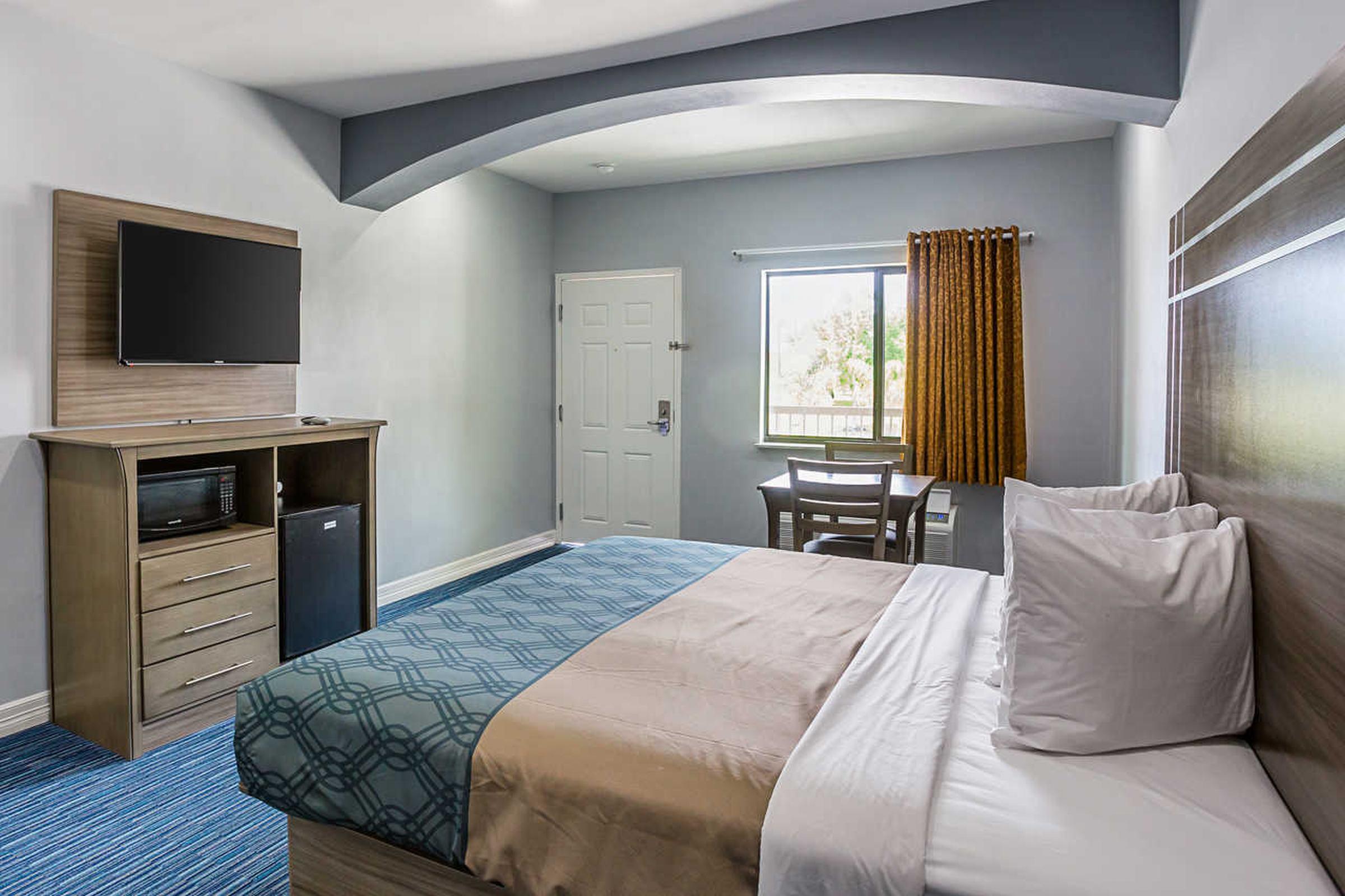 Rodeway Inn & Suites Clarksville Exteriér fotografie