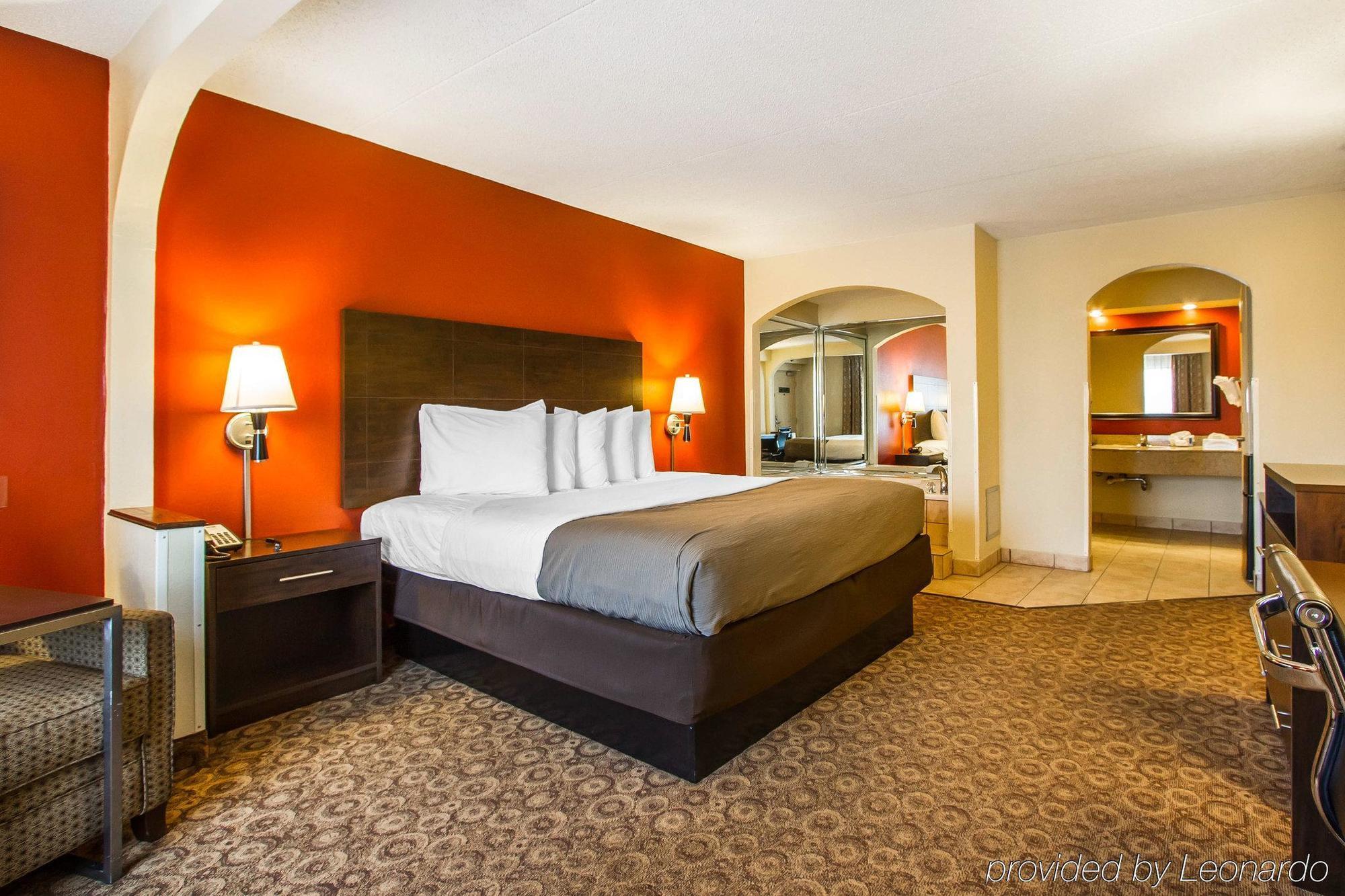 Rodeway Inn & Suites Clarksville Exteriér fotografie
