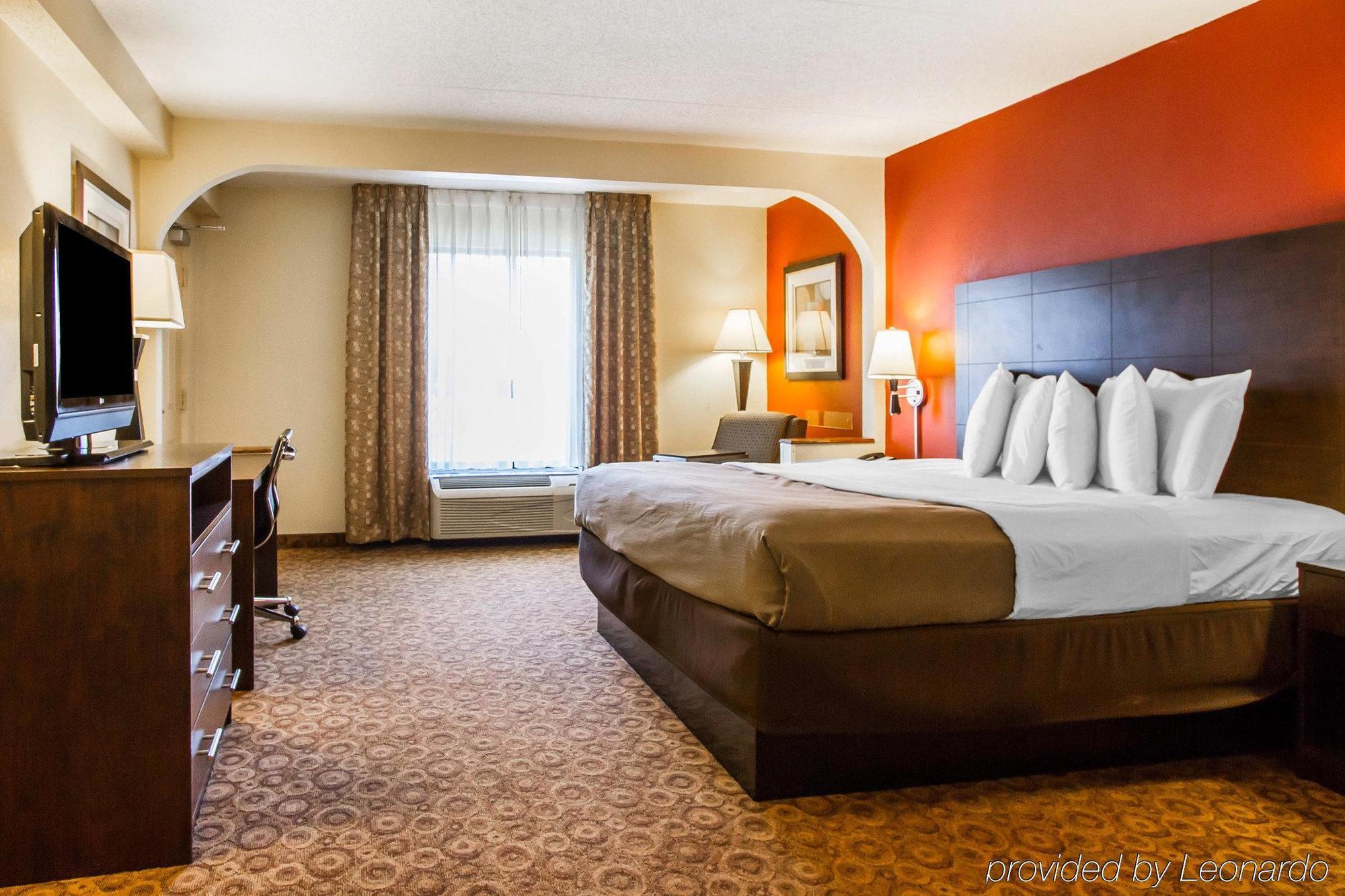 Rodeway Inn & Suites Clarksville Exteriér fotografie