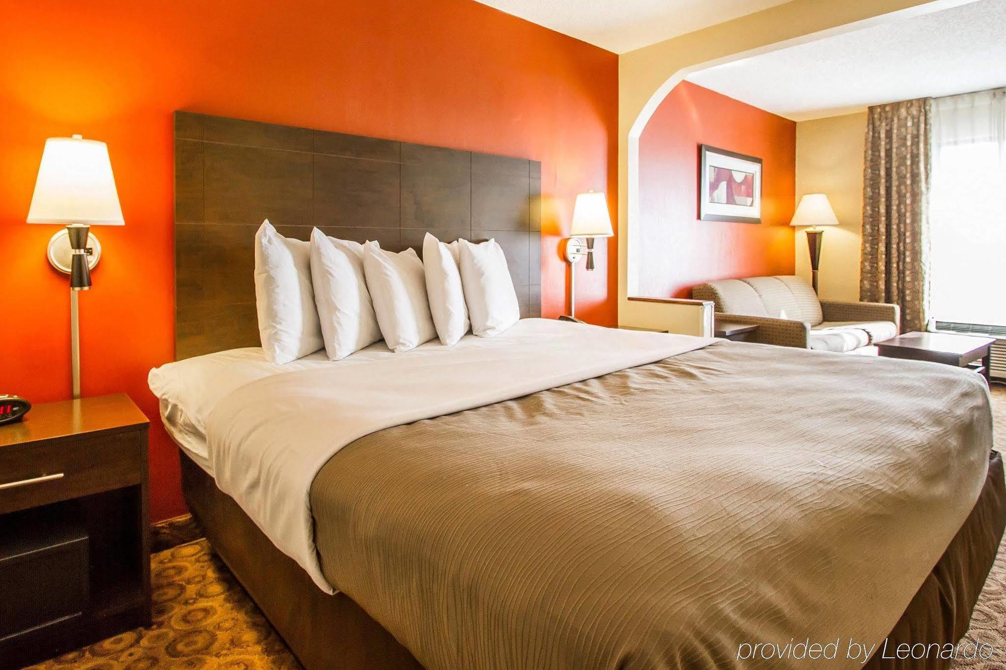 Rodeway Inn & Suites Clarksville Exteriér fotografie