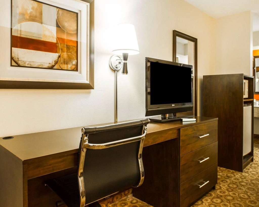 Rodeway Inn & Suites Clarksville Pokoj fotografie