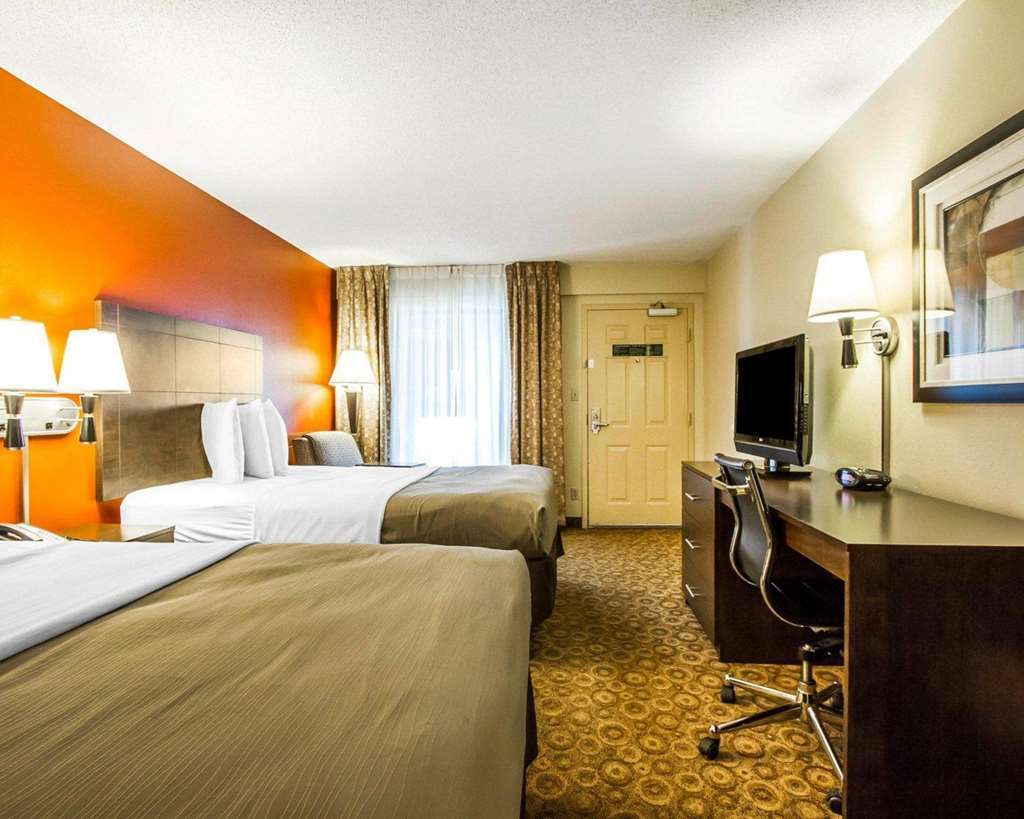 Rodeway Inn & Suites Clarksville Pokoj fotografie