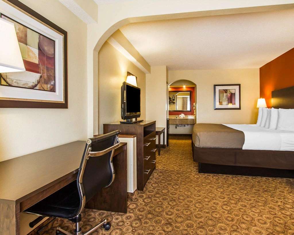 Rodeway Inn & Suites Clarksville Pokoj fotografie